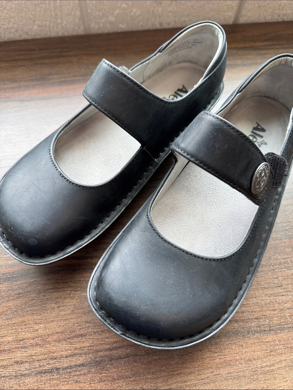 Algeria Paloma all black in great used condition size EU 37, US 7-7.5 - Picture 2 of 5